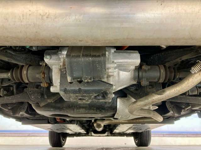 トヨタ ヤリスクロス　ハイブリッド １．５ ハイブリッド Ｚ Ｅ－ＦＯＵＲ ４ＷＤ R4年 (北海道) 99