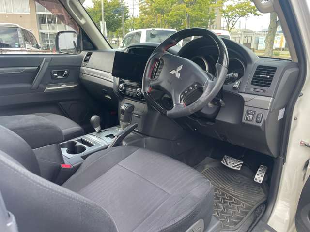 三菱 パジェロ ３．２ ショート ＶＲ－ＩＩ ディーゼルターボ ４ＷＤ H28年 () 99