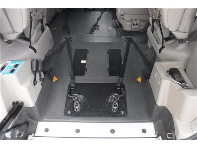 日産 セレナ ２．０ Ｘ チェアキャブ スロープタイプ 車イス２名仕様 R1年 (近畿) 99