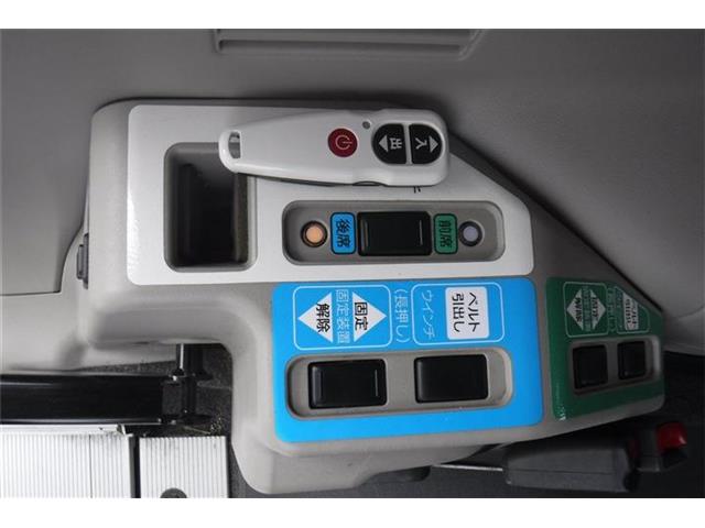 日産 セレナ ２．０ Ｘ チェアキャブ スロープタイプ 車イス２名仕様 R1年 (近畿) 99