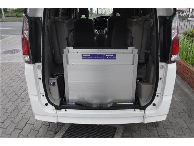 日産 セレナ ２．０ Ｘ チェアキャブ スロープタイプ 車イス２名仕様 R1年 (近畿) 99