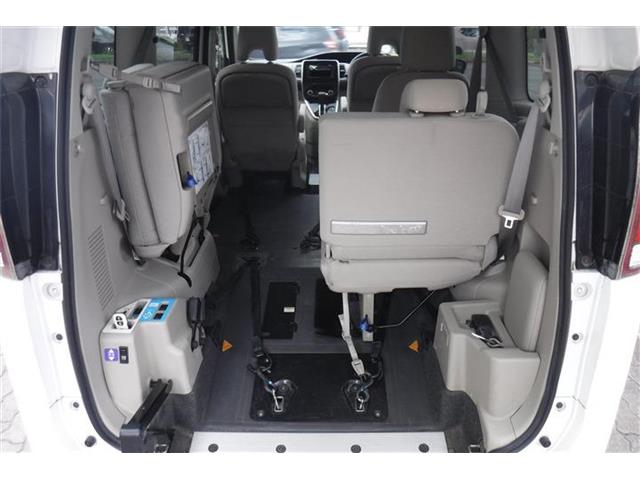 日産 セレナ ２．０ Ｘ チェアキャブ スロープタイプ 車イス２名仕様 R1年 (近畿) 99
