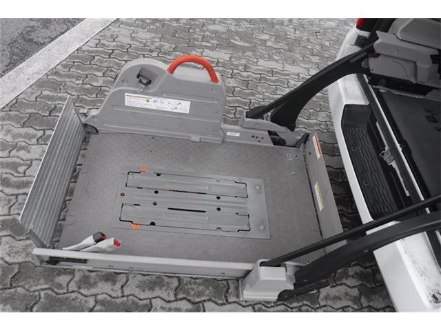 日産 ＮＶ３５０キャラバン ２．５ チェアキャブ 車イス２名仕様 R2年 (近畿) 99