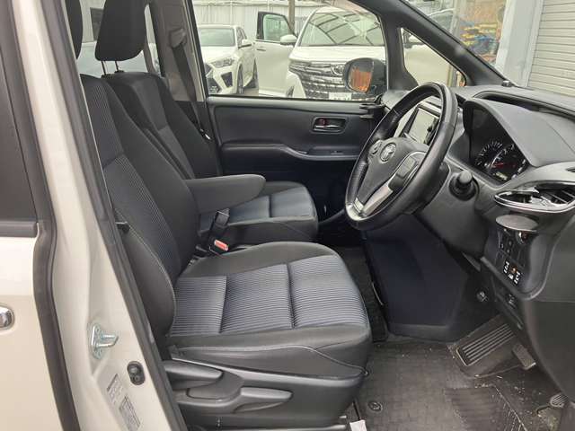 トヨタ ヴォクシー ２．０ ＺＳ 煌 H28年 (近畿) 99