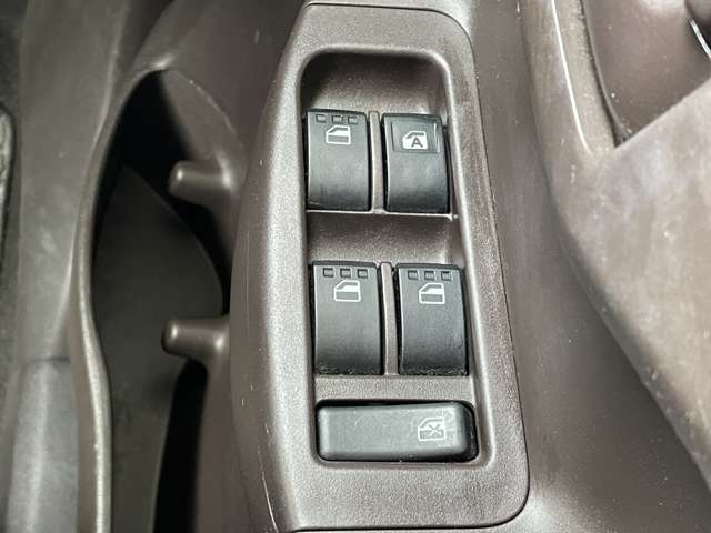 トヨタ パッソ １．０Ｘ H27年 (関東) 99