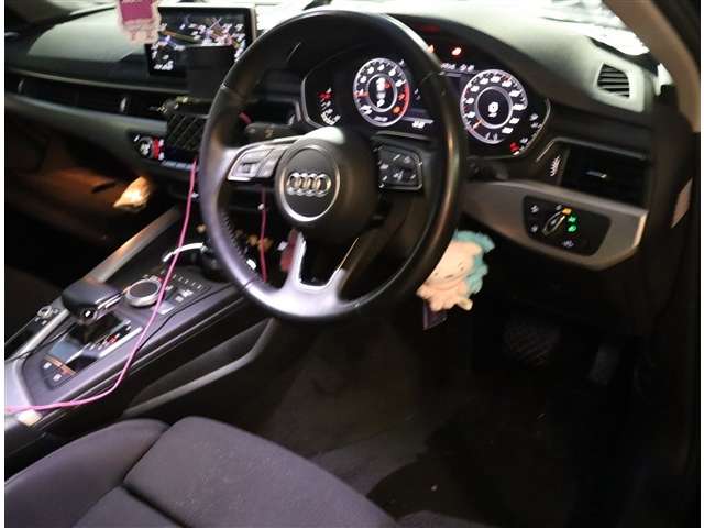 アウディ Ａ４ ３５　ＴＦＳＩ R2年 (関東) 99
