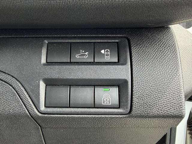 プジョー ３００８ ＧＴ ブルーＨＤＩ ディーゼルターボ H30年 () 99