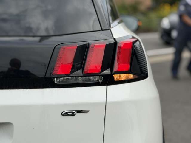 プジョー ３００８ ＧＴ ブルーＨＤＩ ディーゼルターボ H30年 () 99