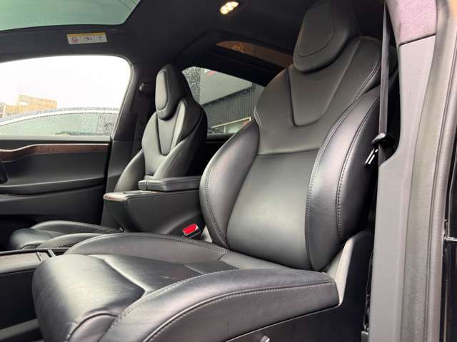 テスラ モデルＸ ロングレンジ ＡＷＤ R1年 (東海) 99