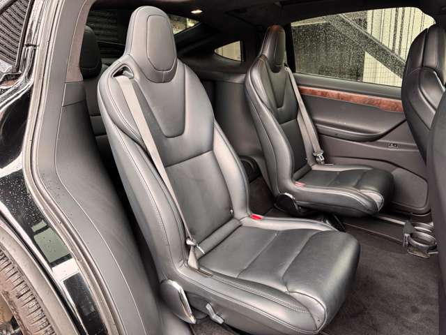 テスラ モデルＸ ロングレンジ ＡＷＤ R1年 (東海) 99