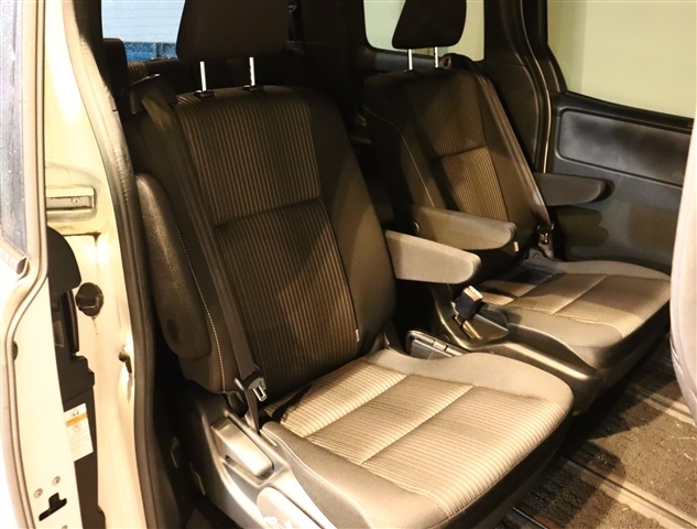 トヨタ ヴォクシー ２．０ ＺＳ 煌ＩＩ R1年 (関東) 99