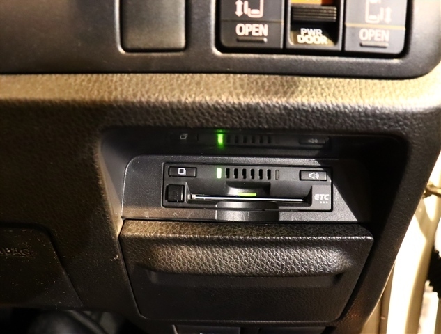 トヨタ ヴォクシー ２．０ ＺＳ 煌ＩＩ R1年 (関東) 99