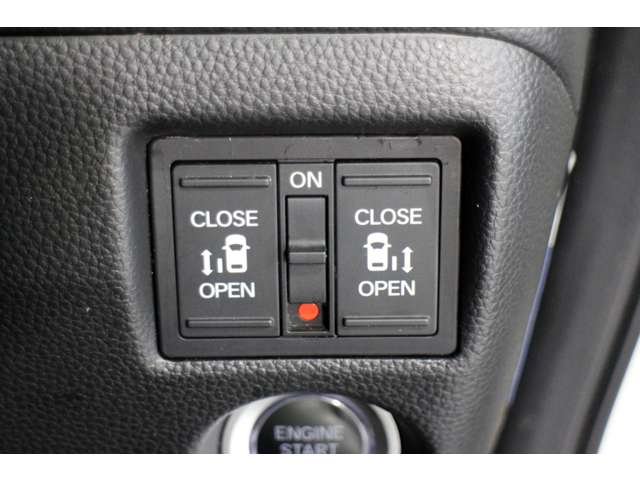ホンダ Ｎ　ＢＯＸ カスタム ６６０ Ｌ スロープ ４ＷＤ R3年 () 99