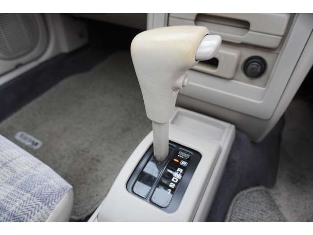 日産 ラシーン １．５ タイプＩＩＩ ４ＷＤ H7年 () 99