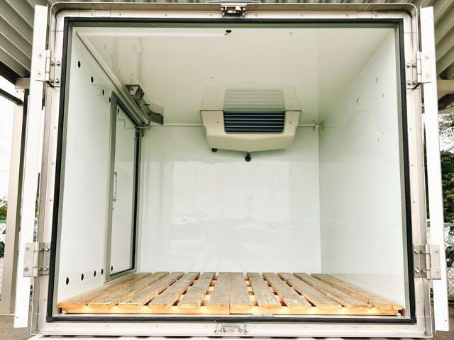 日産 ＮＴ１００クリッパー ２ＷＡＹスタンバイ機能付キ冷蔵冷凍車 R4年 (関東) 99