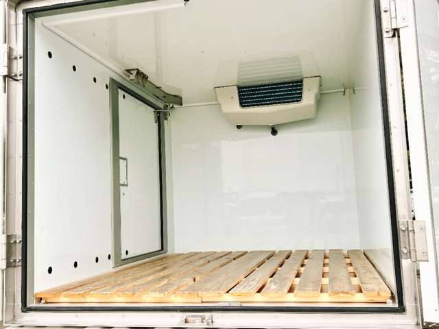 日産 ＮＴ１００クリッパー ２ＷＡＹスタンバイ機能付キ冷蔵冷凍車 R4年 (関東) 99