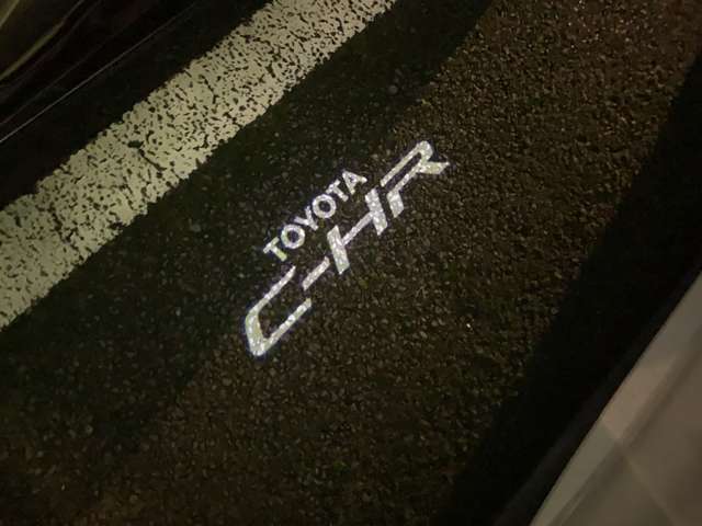 トヨタ Ｃ−ＨＲ ハイブリッド １．８ Ｓ ＬＥＤ パッケージ H30年 (関東) 99
