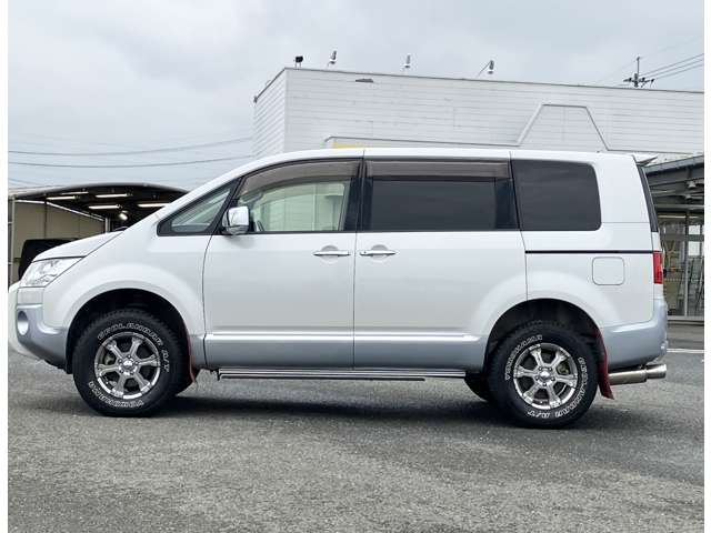 三菱 デリカ　Ｄ：５ ２．２ Ｄ プレミアム ディーゼルターボ ４ＷＤ H28年 (四国) 99