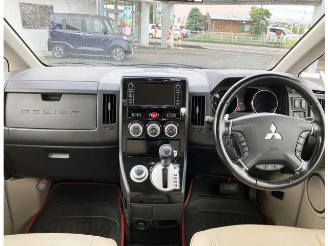 三菱 デリカ　Ｄ：５ ２．２ Ｄ プレミアム ディーゼルターボ ４ＷＤ H28年 (四国) 99