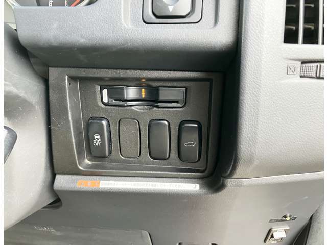 三菱 デリカ　Ｄ：５ ２．２ Ｄ プレミアム ディーゼルターボ ４ＷＤ H28年 (四国) 99