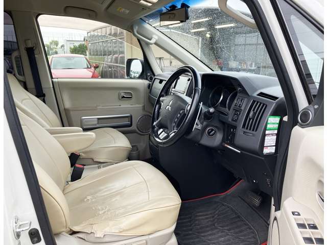 三菱 デリカ　Ｄ：５ ２．２ Ｄ プレミアム ディーゼルターボ ４ＷＤ H28年 (四国) 99