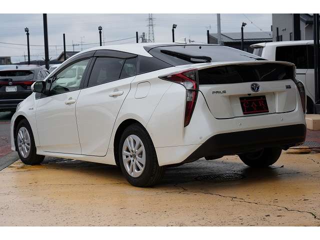 トヨタ プリウス １．８ Ｓ セーフティ プラス H29年 (関東) 99