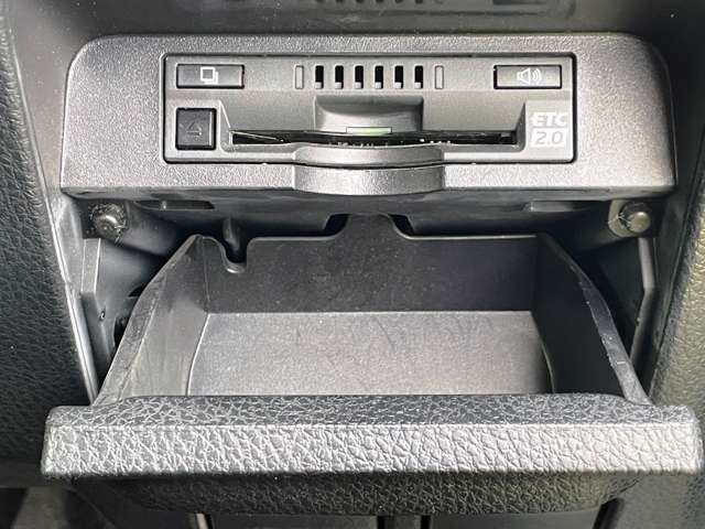 トヨタ ヴォクシー １．８ ハイブリッド ＺＳ 煌ＩＩ R2年 () 99