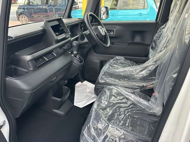 ホンダ Ｎ　ＢＯＸ カスタム ６６０ R8年 () 99