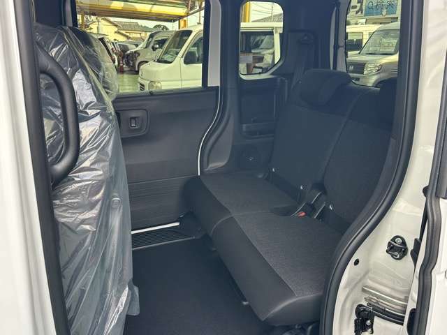 ホンダ Ｎ　ＢＯＸ カスタム ６６０ R8年 () 99