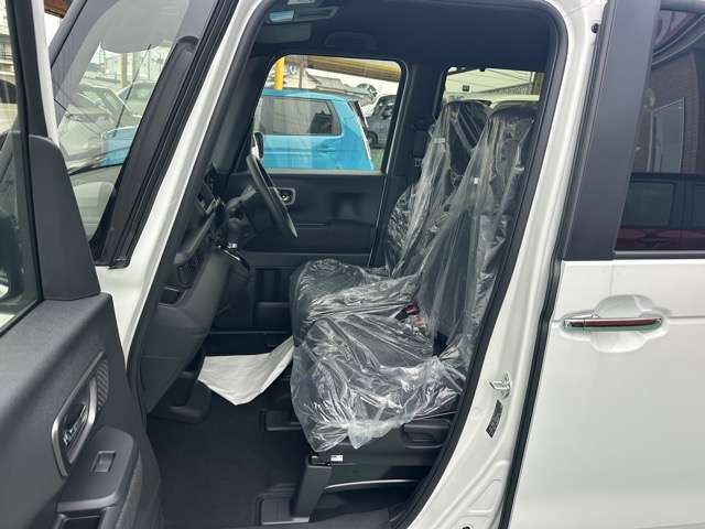ホンダ Ｎ　ＢＯＸ カスタム ６６０ R8年 () 99