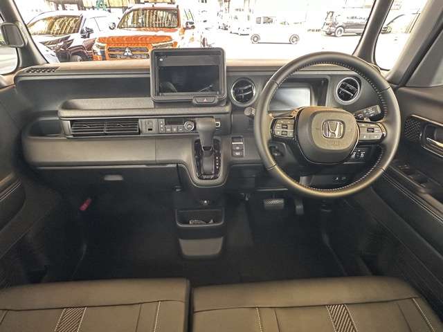ホンダ Ｎ　ＢＯＸ カスタム ６６０ ターボ コーディネートスタイル ２トーン R8年 () 99