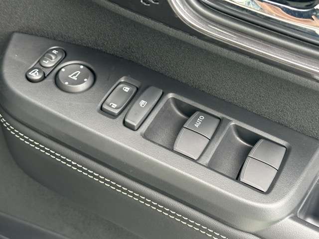 ホンダ Ｎ　ＢＯＸ カスタム ６６０ ターボ コーディネートスタイル ２トーン R8年 () 99