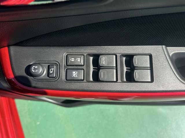 スズキ スイフト １．２ ＲＳ セーフティパッケージ装着車 H30年 () 99