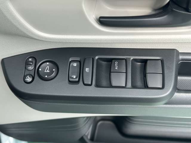 ホンダ Ｎ　ＢＯＸ ６６０ ファッションスタイル ２トーン R7年 () 99