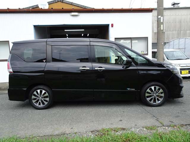 日産 セレナ ２．０ ハイウェイスター H29年 (東海) 99
