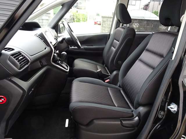 日産 セレナ ２．０ ハイウェイスター H29年 (東海) 99
