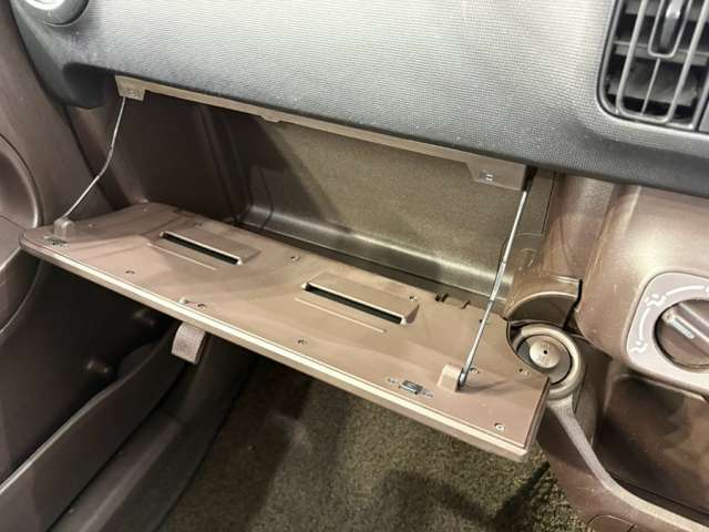 トヨタ パッソ １．０ Ｘ クツロギ ４ＷＤ H26年 (甲信越・北陸) 99