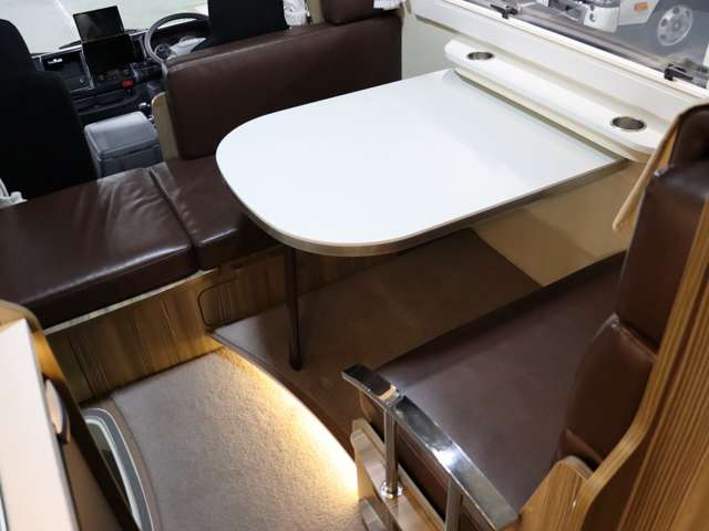 いすゞ エルフ キャンピング R1年 (北海道) 99