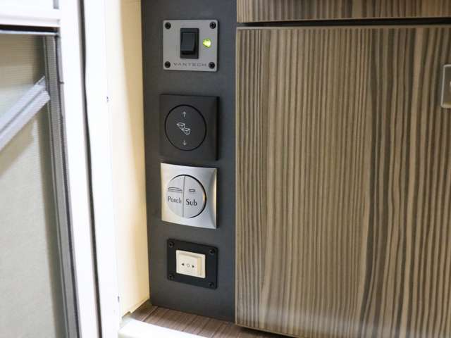いすゞ エルフ キャンピング R1年 (北海道) 99