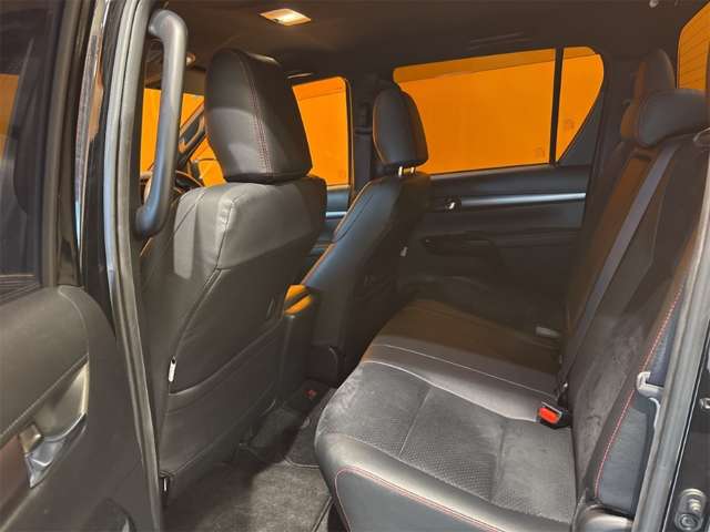 トヨタ ハイラックス ２．４ Ｚ ＧＲスポーツ ディーゼルターボ ４ＷＤ R4年 (近畿) 99