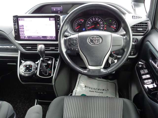 トヨタ ヴォクシー １．８ ハイブリッド ＺＳ 煌ＩＩ R1年 (関東) 99