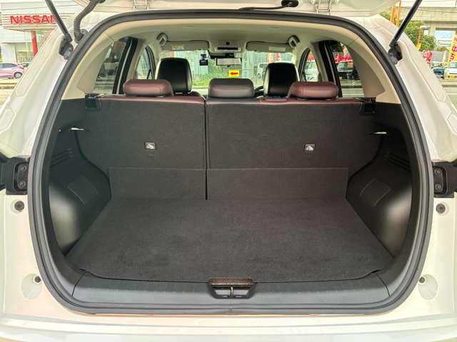 日産 ノートオーラ １．２ Ｇ ＦＯＵＲ ４ＷＤ R4年 (東北) 99