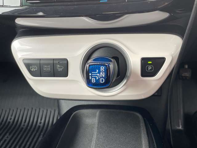 トヨタ プリウスＰＨＶ １．８ Ｓ H29年 () 99
