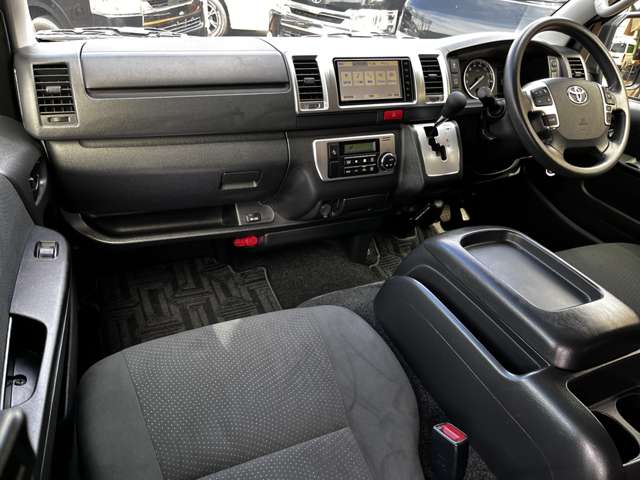トヨタ ハイエースバン ２．８ スーパーＧＬ ロング ディーゼルターボ ４ＷＤ R3年 (関東) 99
