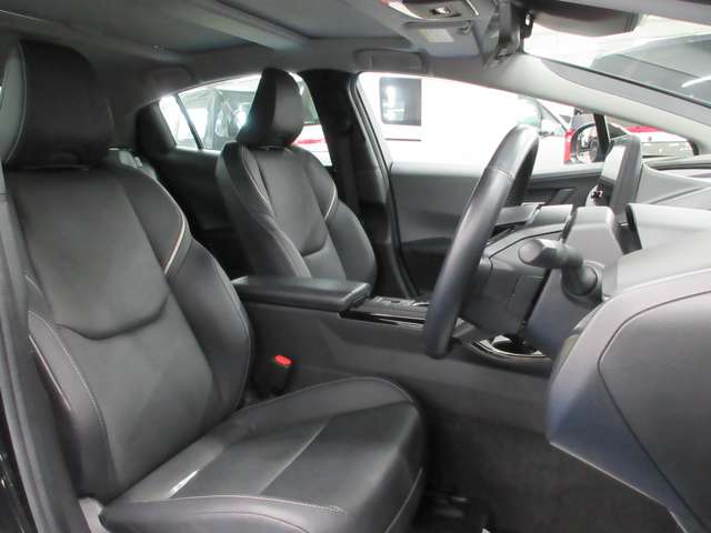 トヨタ プリウス ２．０ Ｚ R5年 (関東) 99