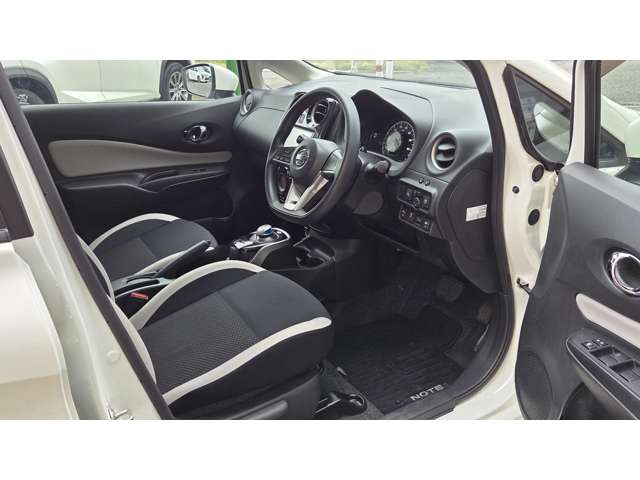 日産 ノート １．２ Ｅ－ＰＯＷＥＲ Ｘ R1年 (関東) 99