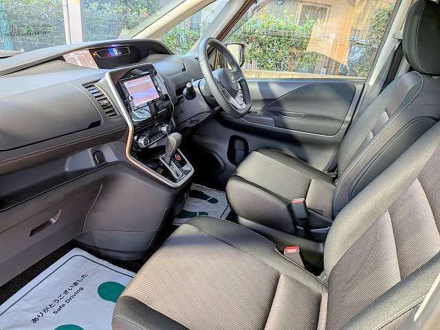 日産 セレナ ２．０ ハイウェイスター Ｖセレクション H29年 (関東) 99