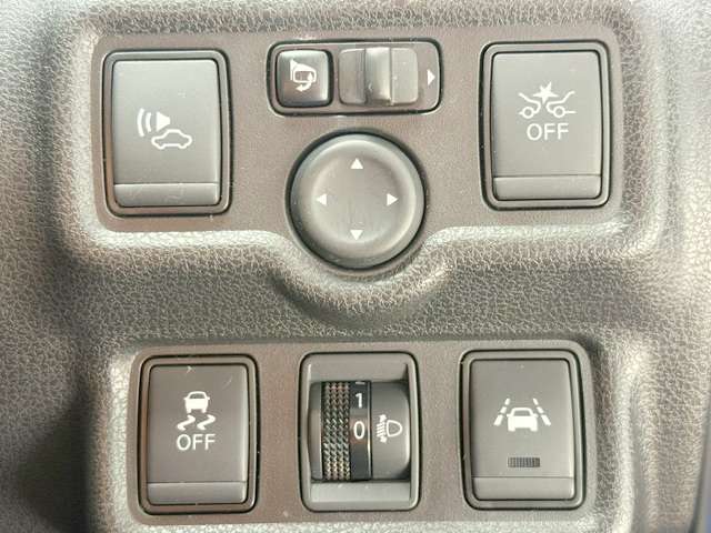 日産 ノート １．２ Ｅ－ＰＯＷＥＲ Ｘ H29年 (関東) 99