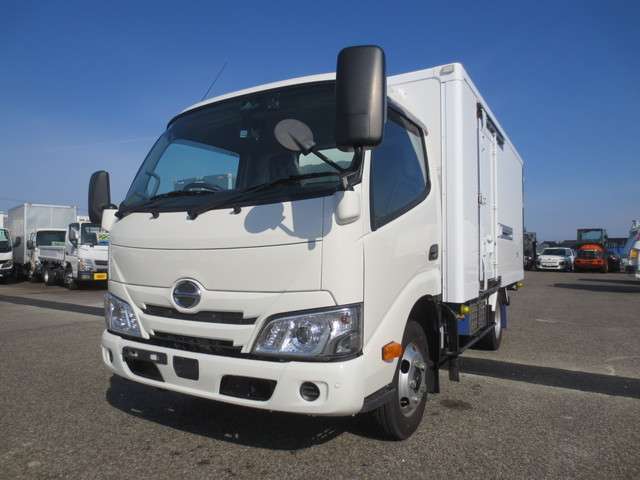 日野自動車 デュトロ ４．０ ワイド セミロング フルジャストロー ディーゼルターボ R5年 (甲信越・北陸) 99