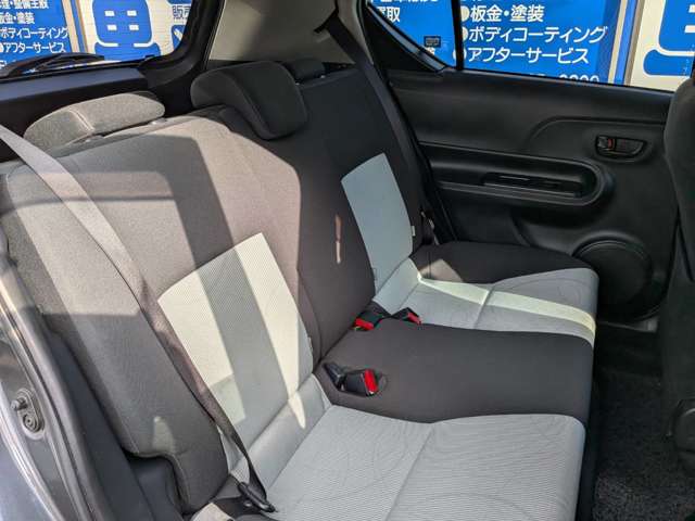 トヨタ アクア １．５ Ｓ H26年 (近畿) 99